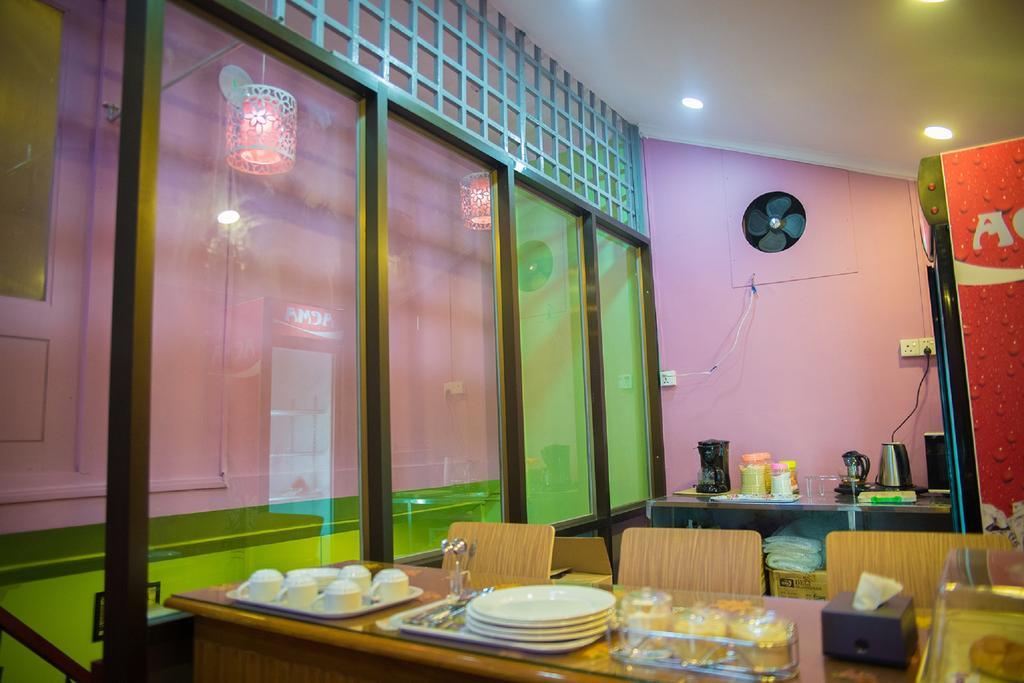 The Sat Yangonホステル エクステリア 写真